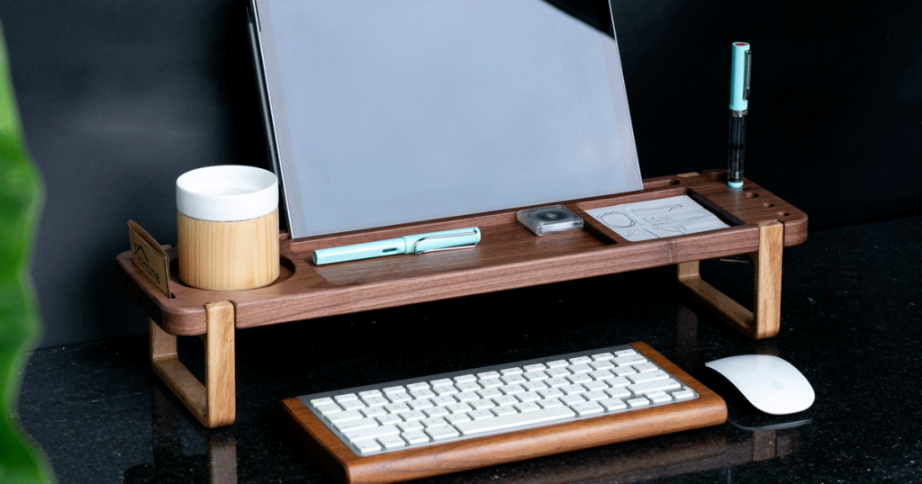 gia-ke-laptop-da-nang-giup-ban-lam-viec-gon-gang
